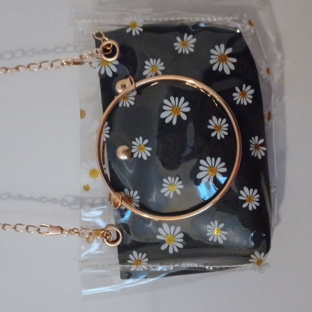 MINI DAISY PURSE IN BLACK ⚫️ 🖤 😍 ♥️ ❤️ 💕 💕